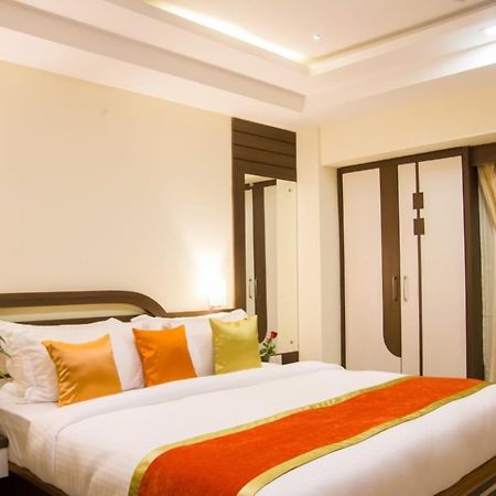 Hotel Park Riviera Guwahati Eksteriør bilde