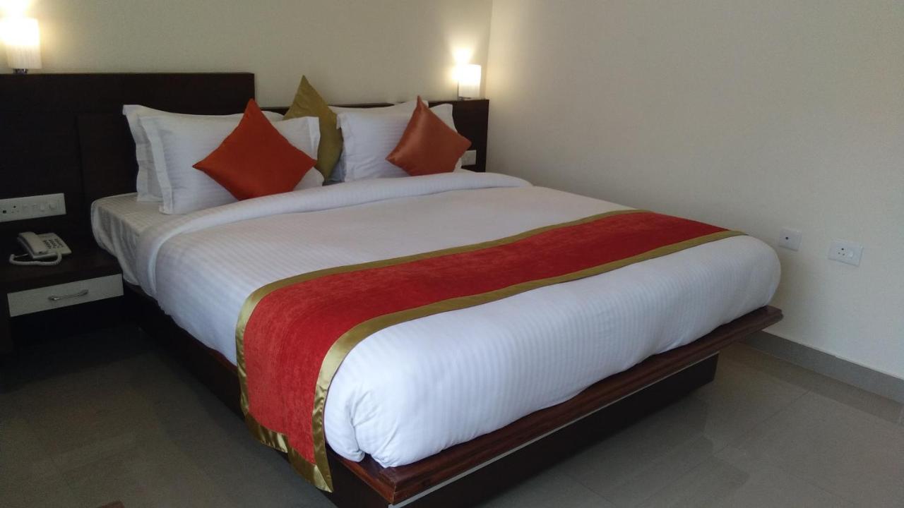 Hotel Park Riviera Guwahati Eksteriør bilde